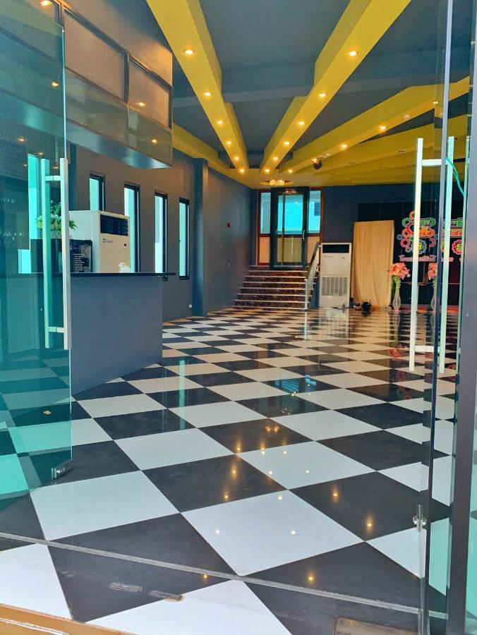 Marlin Hotel Surat Thani Extérieur photo