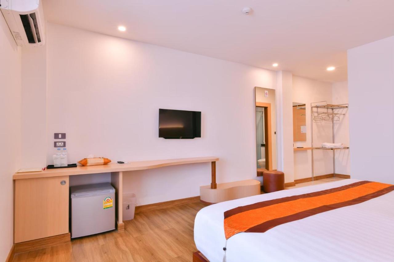 Marlin Hotel Surat Thani Extérieur photo