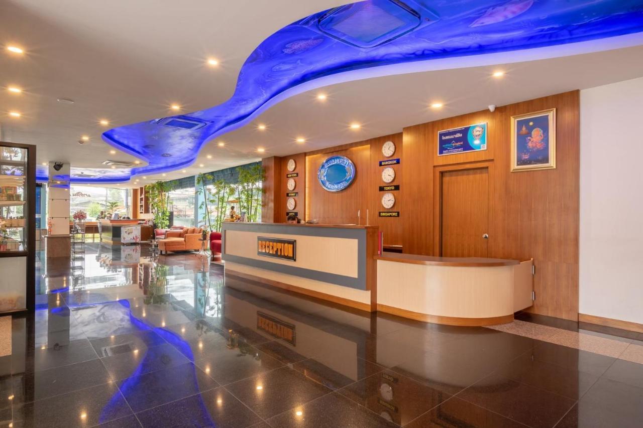 Marlin Hotel Surat Thani Extérieur photo