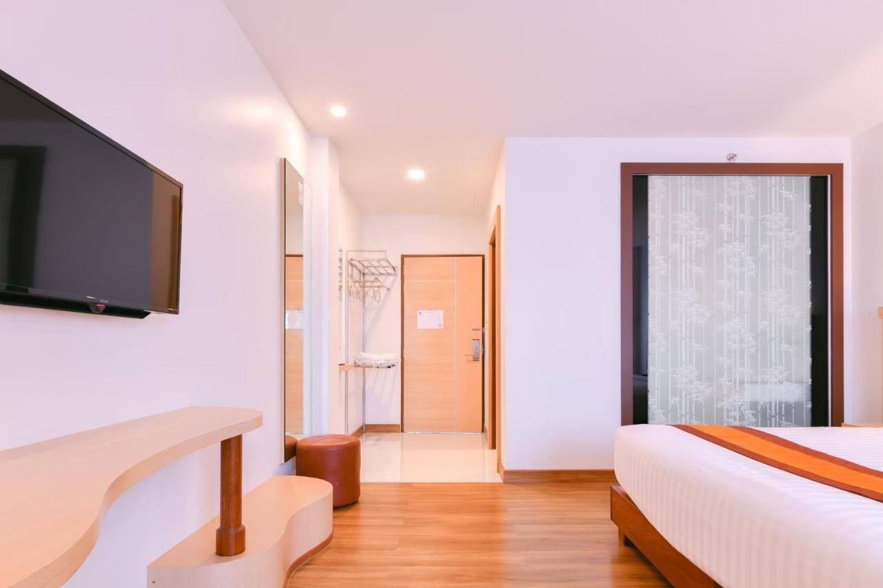 Marlin Hotel Surat Thani Extérieur photo
