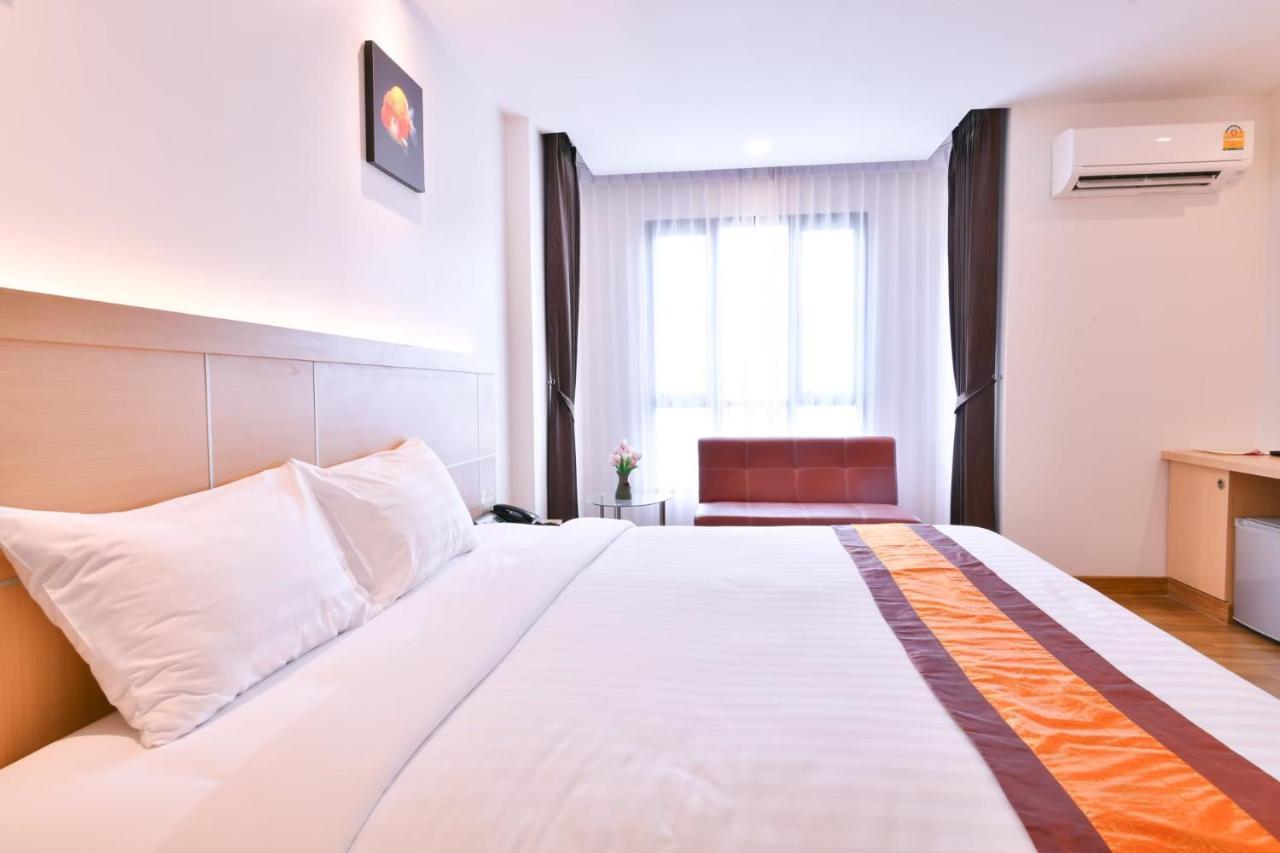 Marlin Hotel Surat Thani Extérieur photo