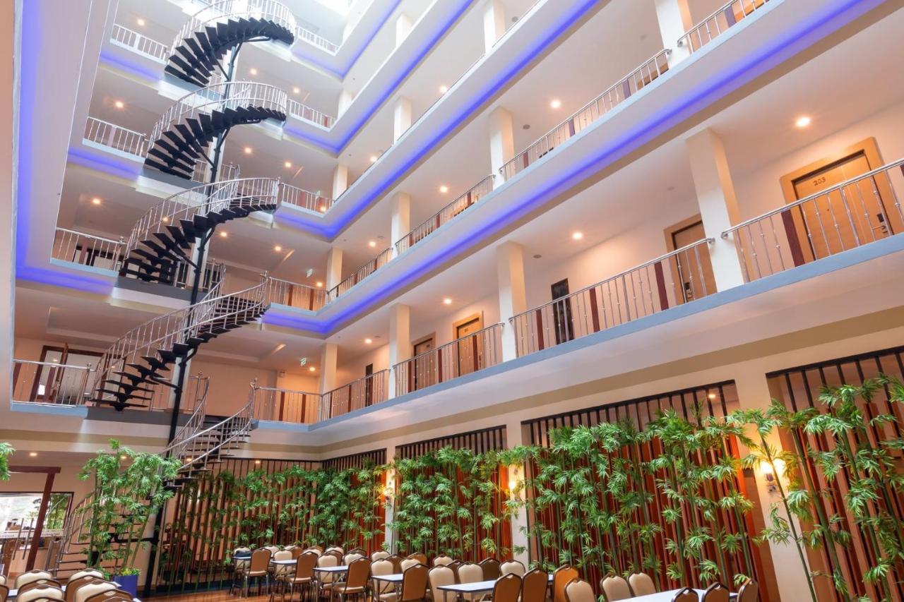 Marlin Hotel Surat Thani Extérieur photo