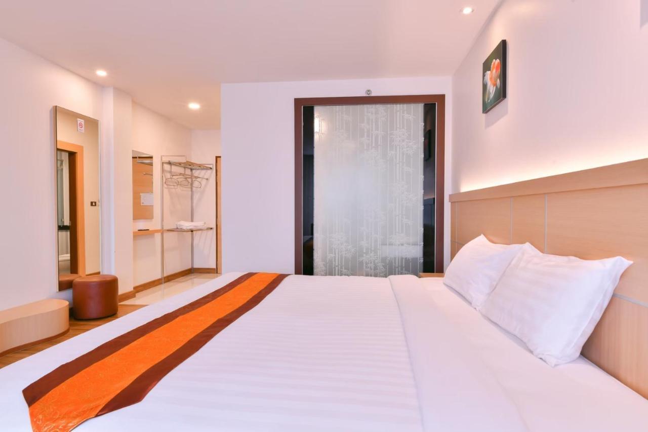 Marlin Hotel Surat Thani Extérieur photo