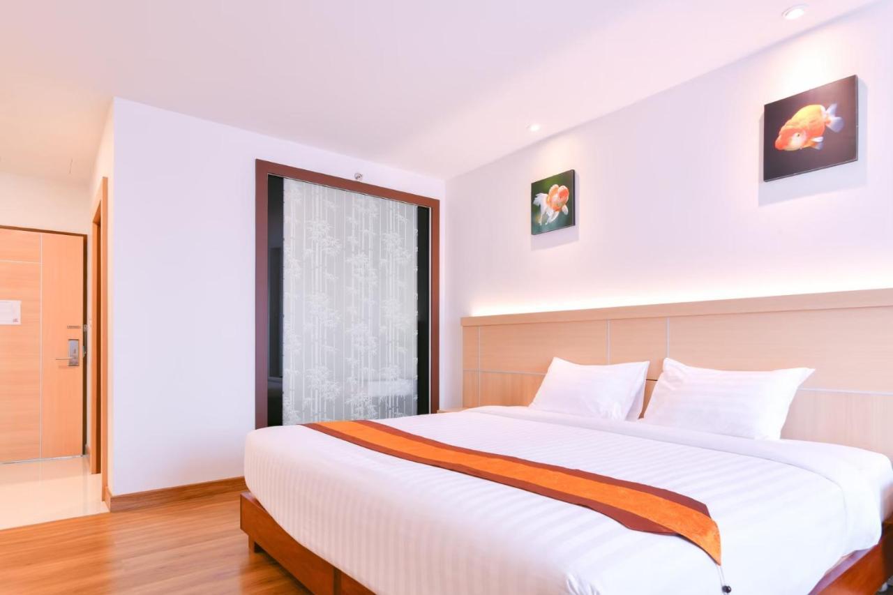 Marlin Hotel Surat Thani Extérieur photo